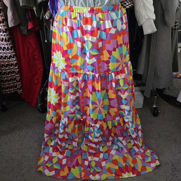 Dresses & Skirts - Colorful Geometric Patterned Skirt